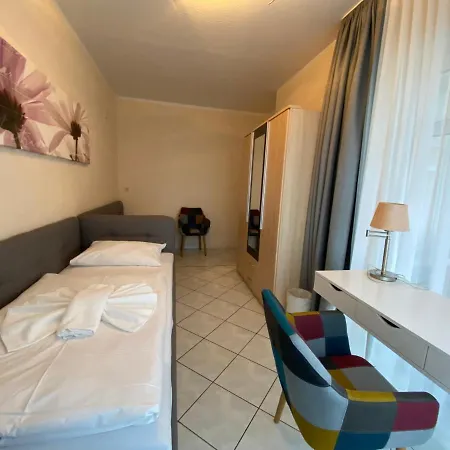 Akzent Waldhotel Ruegen 호텔 4*