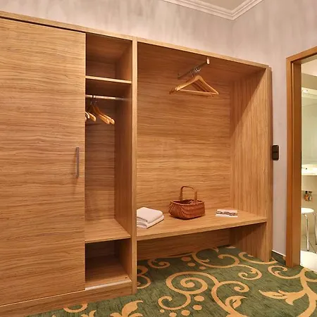호텔 Akzent Waldhotel Ruegen