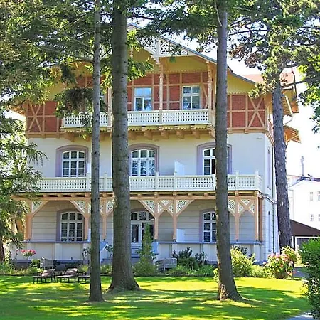 فندق Akzent Waldhotel Ruegen 4*