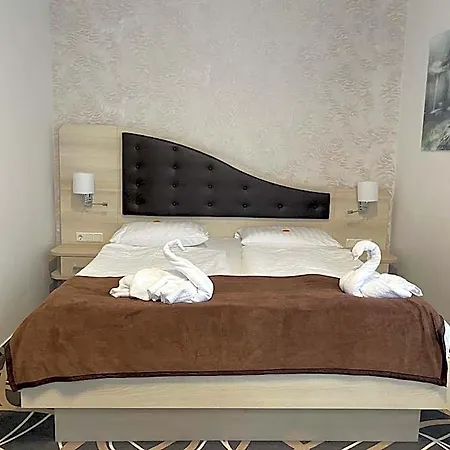 فندق Akzent Waldhotel Ruegen 4*