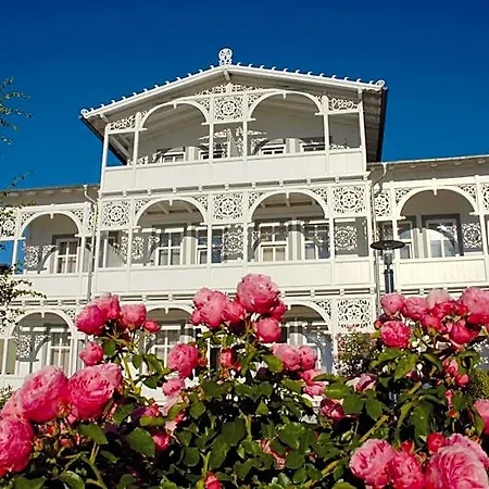 Akzent Waldhotel Ruegen فندق 4*