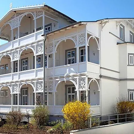 فندق Akzent Waldhotel Ruegen 4*