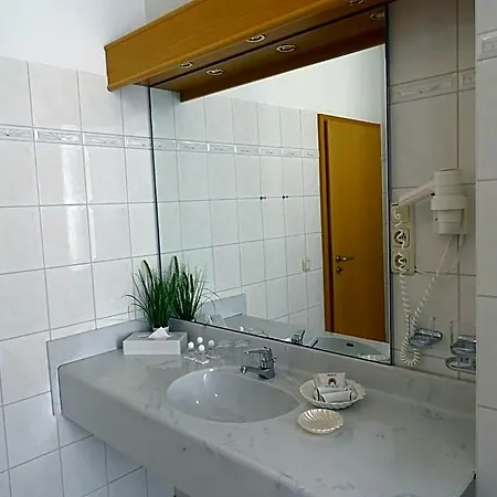 Akzent Waldhotel Ruegen فندق غورين