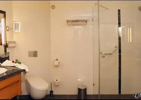 Akzent Waldhotel Ruegen 호텔 4*