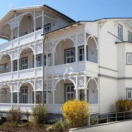 Akzent Waldhotel Ruegen فندق