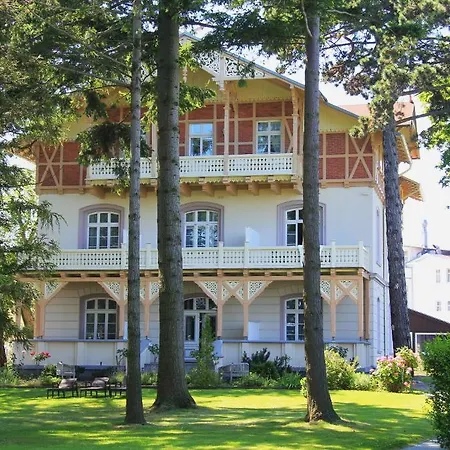 Akzent Waldhotel Ruegen فندق