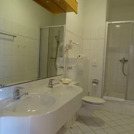 Akzent Waldhotel Ruegen 호텔 4*